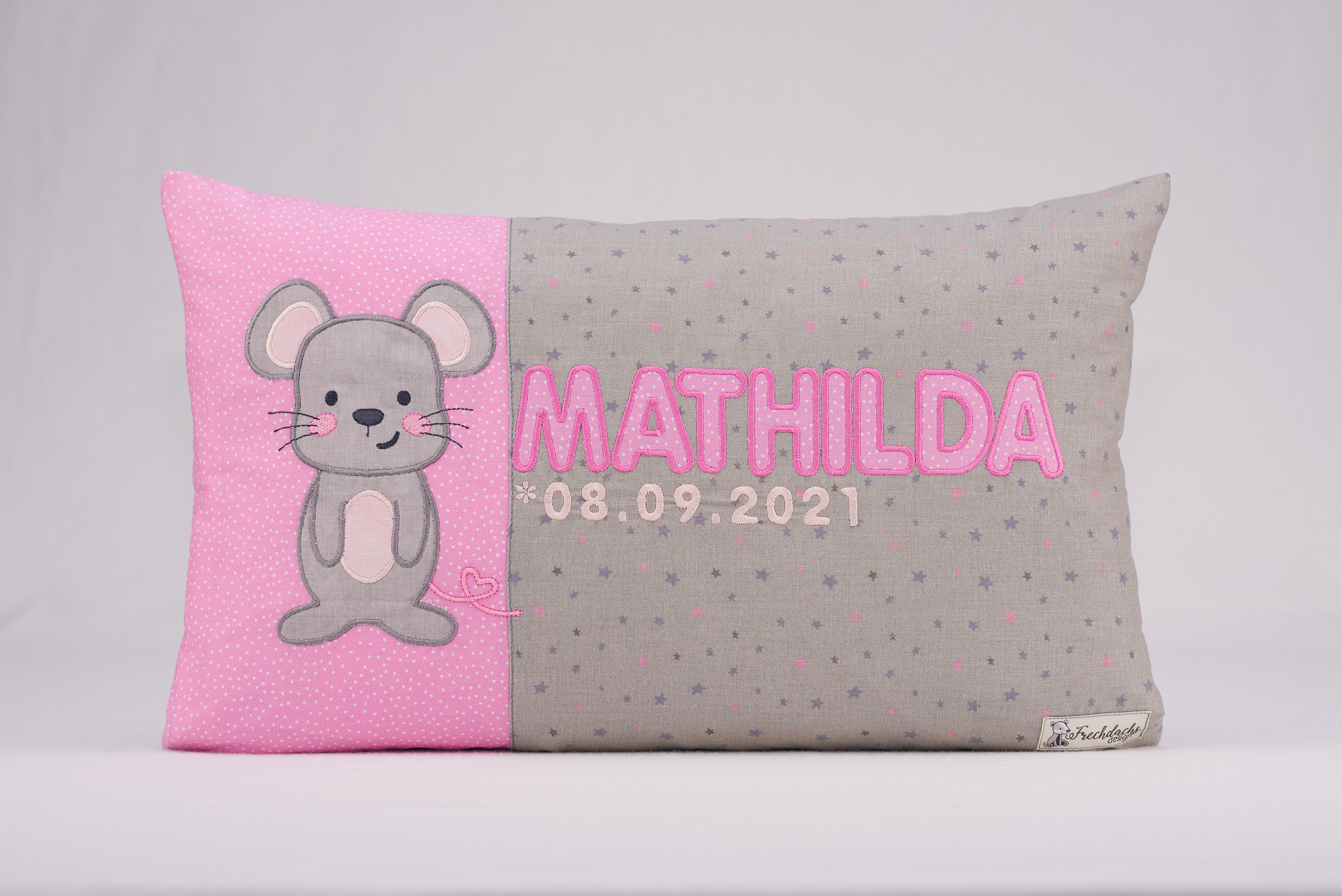 Personalisiertes Kissen mit Name und Geburtsdatum und Stickmotiv Maus in der Farbe Pink