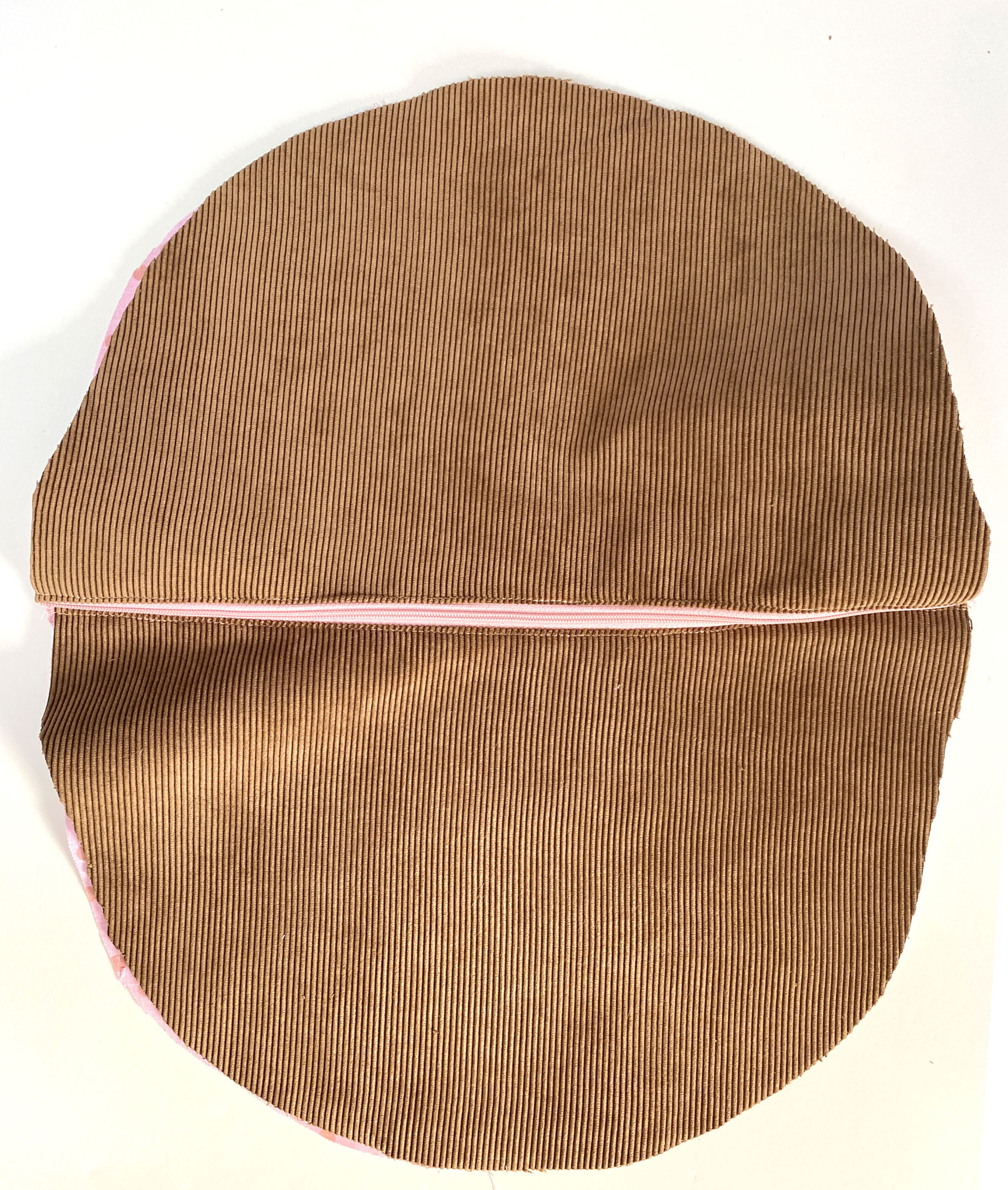 Schnittmuster Tasche - Reißverschluss einnähen - fertig außen